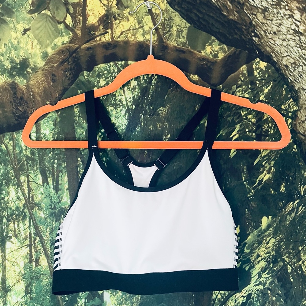 Power Core Striped Sports Bra - Picture 2 of 2
